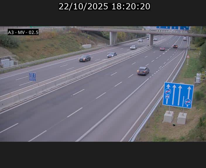 Webcam autoroute A3 au Luxembourg à proximité de la Croix de Gasperich. Vue orientée vers Luxembourg
