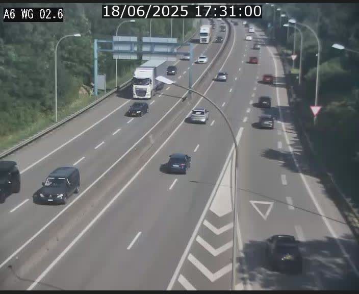 Traffic live webcam Luxembourg Croix de Cessange - A6 - BK 2.6 - direction France/Allemagne