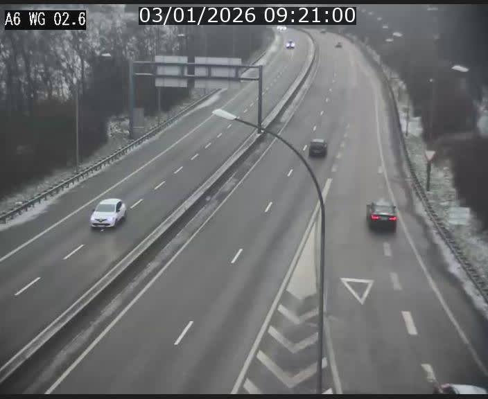 Traffic live webcam Luxembourg Croix de Cessange - A6 - BK 2.6 - direction France/Allemagne