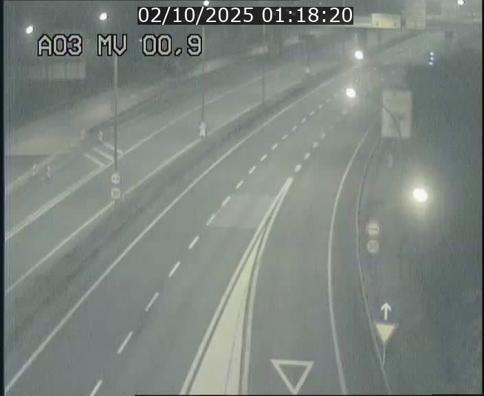 Traffic live webcam Luxembourg Croix de Gasperich - A3 - BK 0.4 - direction Luxembourg