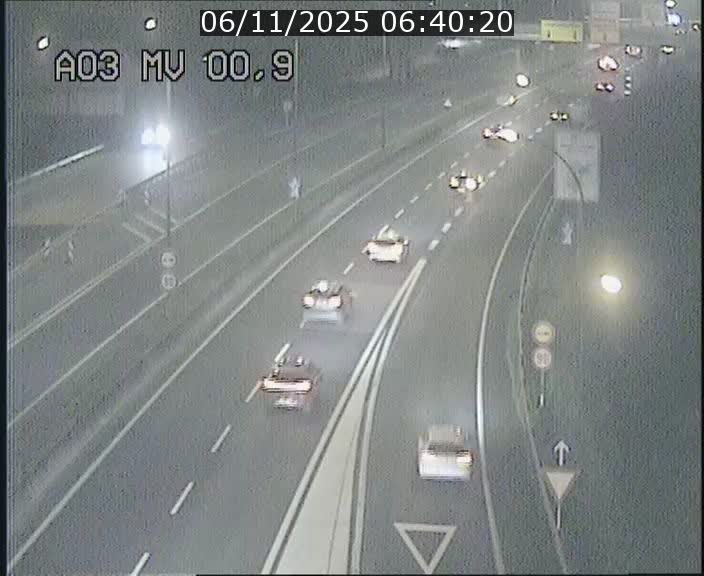 Traffic live webcam Luxembourg Croix de Gasperich - A3 - BK 0.4 - direction Luxembourg