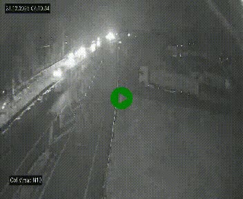 Vue en direct de l'autoroute A10 grâce à un drône situé au-dessus du péage de Virsac