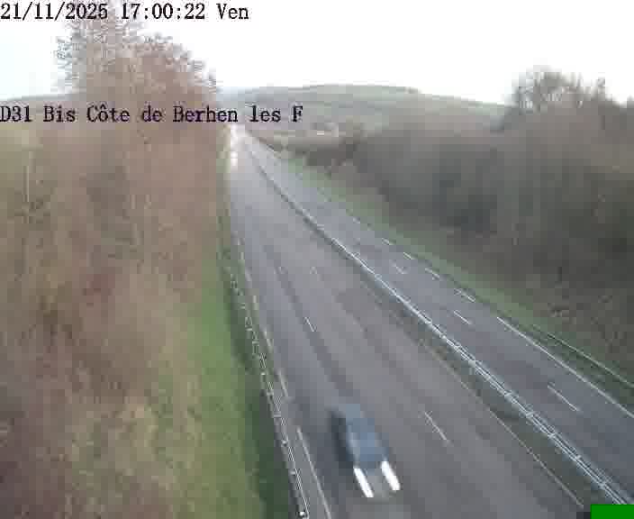 Webcam de surveillance sur D31bis (France) à Behren-lès-Forbach, cadrée vers Sarreguemines, proposant une information routière utile aux déplacements quotidiens.