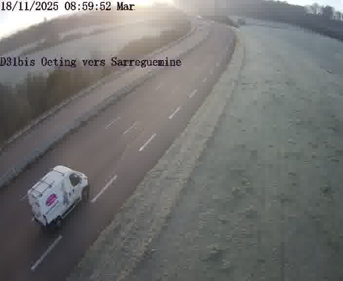 Webcam installée le long de D31bis (France) à Oeting, pointée vers Sarreguemines, utile pour suivre précisément les conditions de trafic.