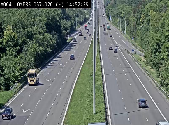 Webcam E411 au niveau du viaduc de Beez à Loyers, entre Champion et Warissoulx. Vue orientée vers Bruxelles