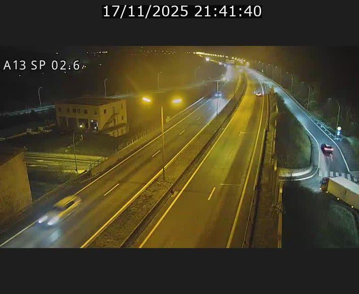 Traffic live webcam Luxembourg Sanem - A13 direction Pétange - BK 2.6