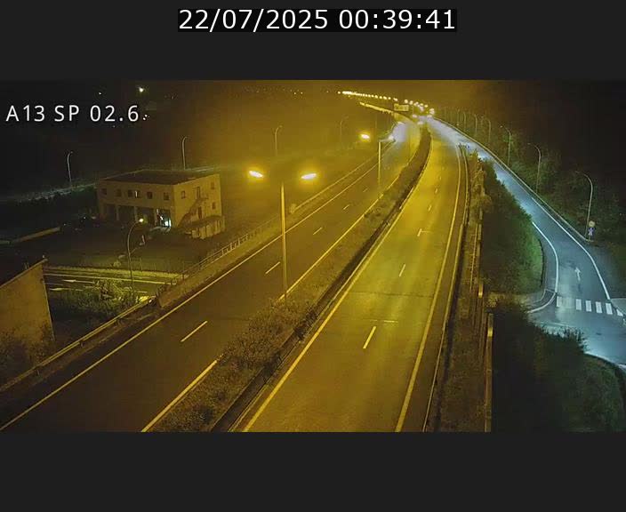 Traffic live webcam Luxembourg Sanem - A13 direction Pétange - BK 2.6