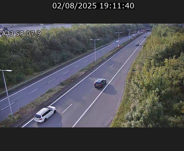 Traffic live webcam Luxembourg Jonction Lankelz - A13 direction Pétange - BK 7.9