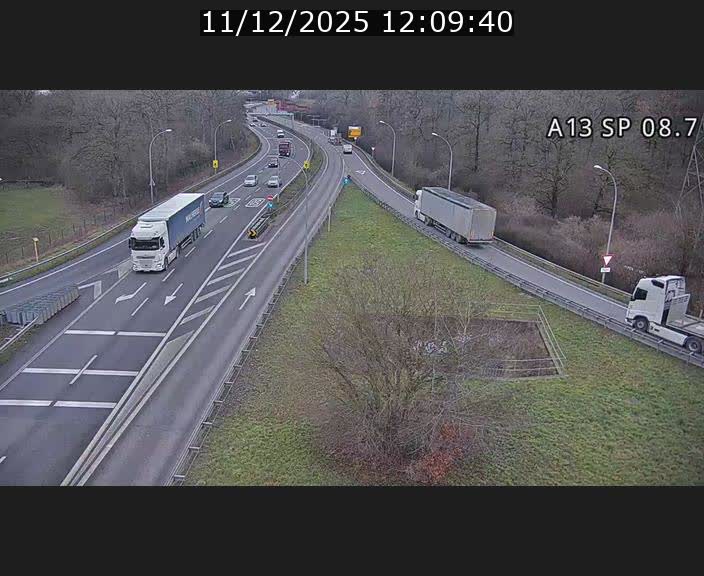 Traffic live webcam Luxembourg Jonction Lankelz - A13 direction Pétange - BK 8.7