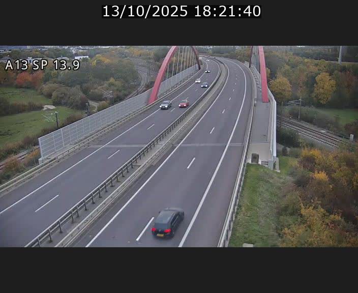 Traffic live webcam Luxembourg Kayl - A13 direction Esch-sur-Alzette/Luxembourg-ville - BK 13.9