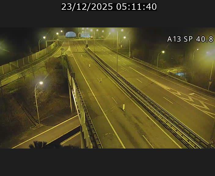 Webcam avec vue sur l'entrée côté allemand du tunnel Markusbierg à Schengen. Vue orientée vers le tunnel et Bettembourg