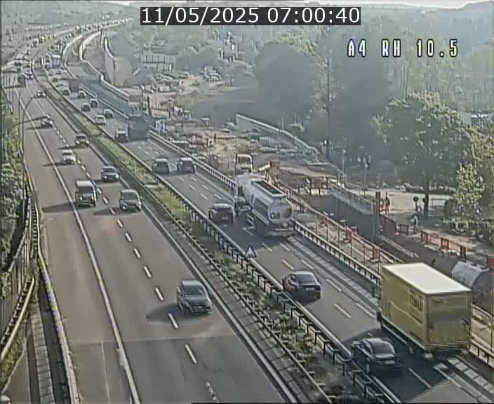 Traffic live webcam Luxembourg Pontpierre - A4 - BK 10.5 - direction Luxembourg