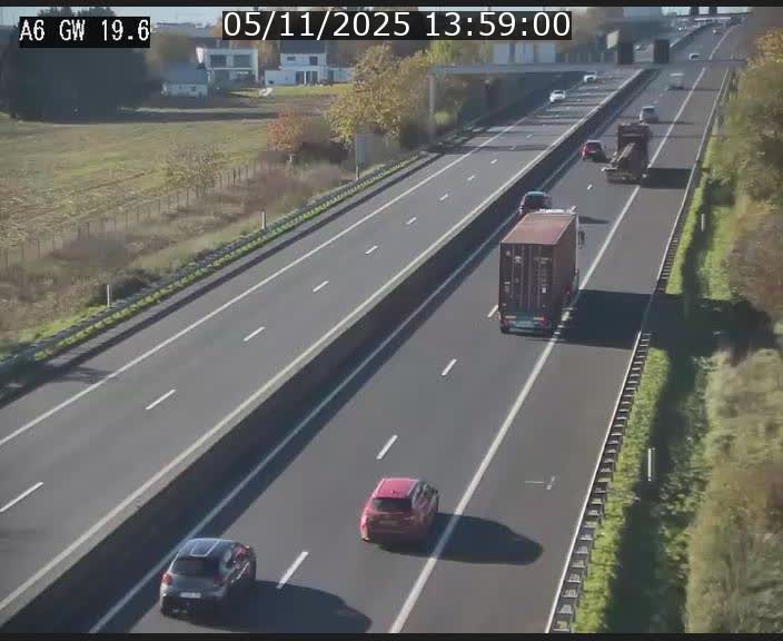 Traffic live webcam Luxembourg - Steinfort - A6 - BK 19.6 - direction Belgique