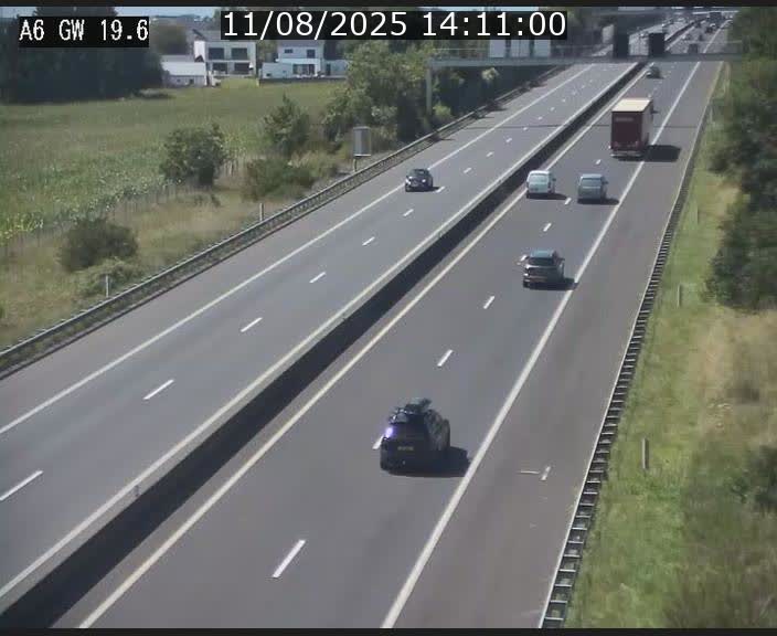 Traffic live webcam Luxembourg - Steinfort - A6 - BK 19.6 - direction Belgique