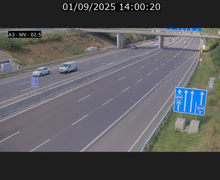 Webcam autoroute A3 au Luxembourg à proximité de la Croix de Gasperich. Vue orientée vers Luxembourg