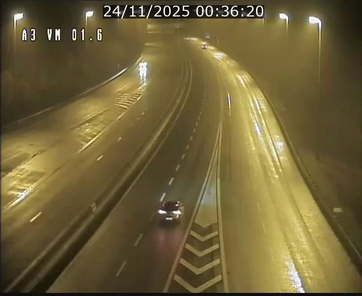 Traffic live webcam Luxembourg - Croix de Gasperich - A3 - BK 1.6 - direction France/Aire de Berchem
