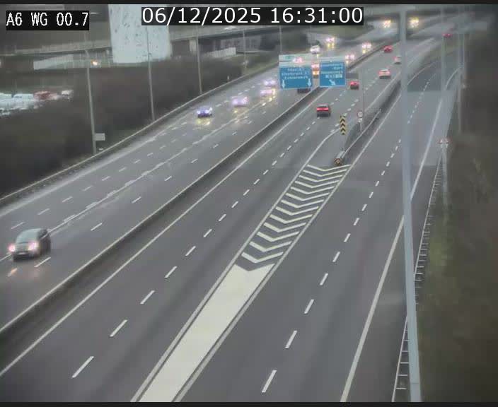 Traffic live webcam Luxembourg Croix de Cessange - A6 - BK 0.7 - direction A3 France
