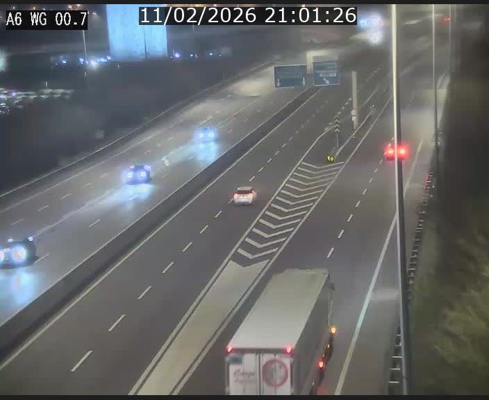 Traffic live webcam Luxembourg Croix de Cessange - A6 - BK 0.7 - direction A3 France