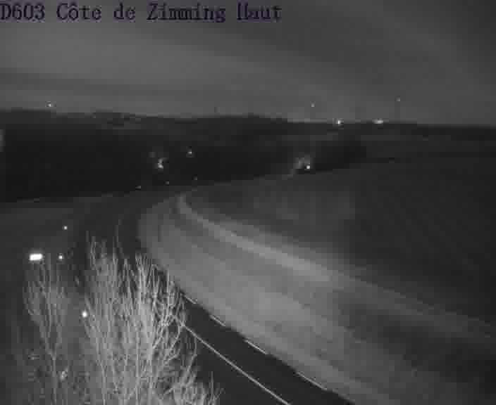 Webcam sur la D603 située en haut de la Côte de Zimming. Vue orientée vers Saint-Avold.