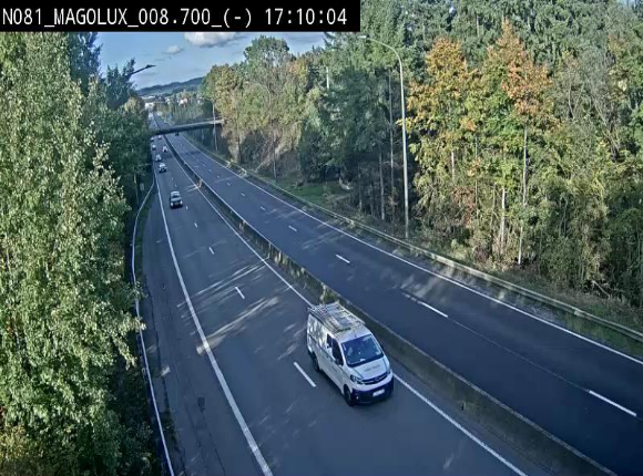 Webcam sur la N81 (E411) à hauteur de la jonction avec la N883. Vue orientée vers Arlon