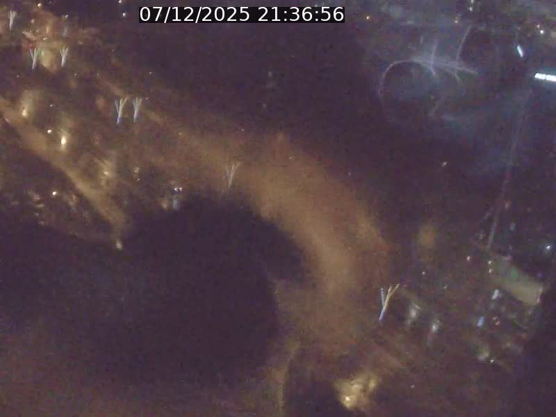 Webcam sur l'avenue John Fitzgerald Kennedy (N51) avec vue sur le Pont rouge (Pont Grande Duchesse Charlotte), l'arrêt Pfaffenthal et l'entrée du quartier Kirchberg