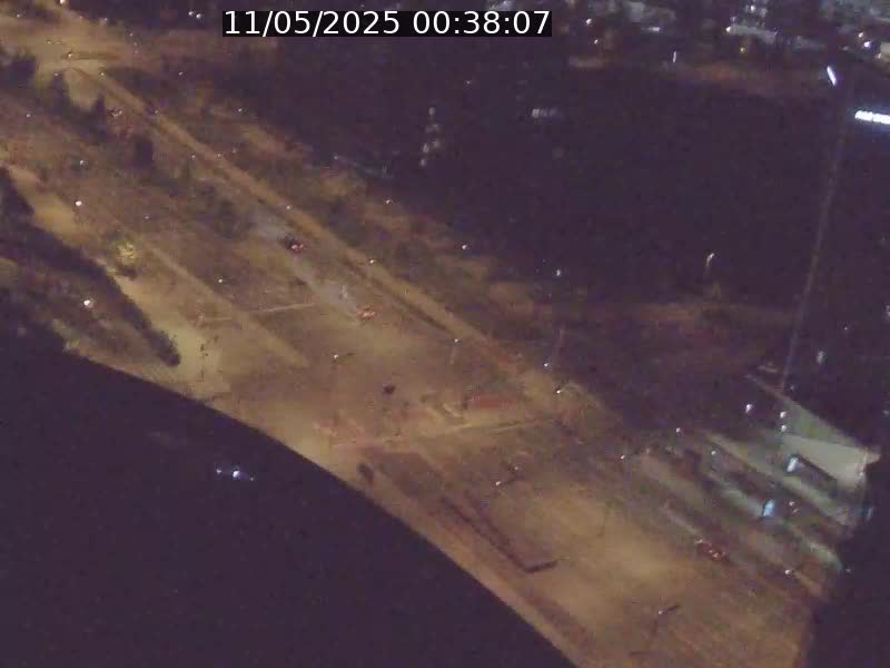 Webcam sur l'avenue John Fitzgerald Kennedy (N51) avec vue sur le Pont rouge (Pont Grande Duchesse Charlotte), l'arrêt Pfaffenthal et l'entrée du quartier Kirchberg