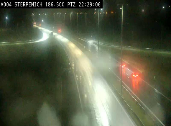 Webcam E411 à Sterpenich en Belgique près de la frontière du Luxembourg. Vue orientée vers Bruxelles