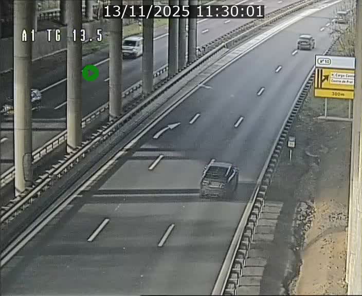 Traffic live webcam Luxembourg Senningen - A1 direction Luxembourg - BK 13.5