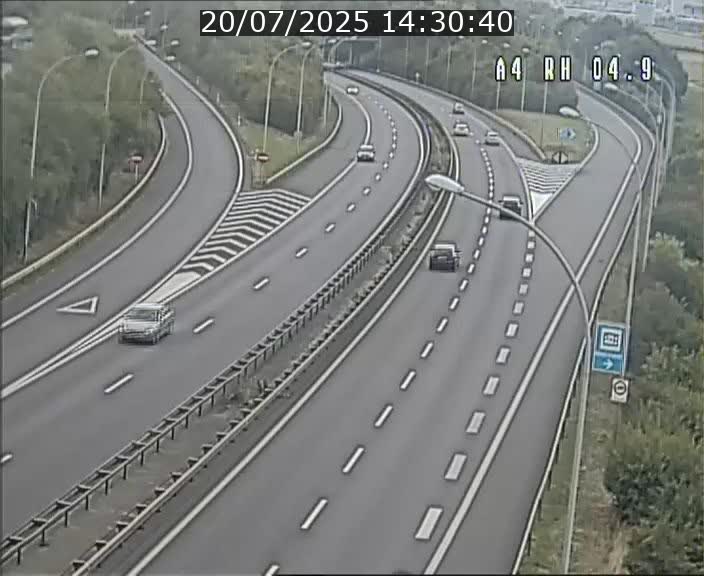 Traffic live webcam Luxembourg Leudelange - A4 - BK 4.9 - direction Luxembourg