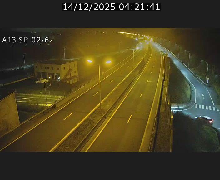 Traffic live webcam Luxembourg Sanem - A13 direction Pétange - BK 2.6