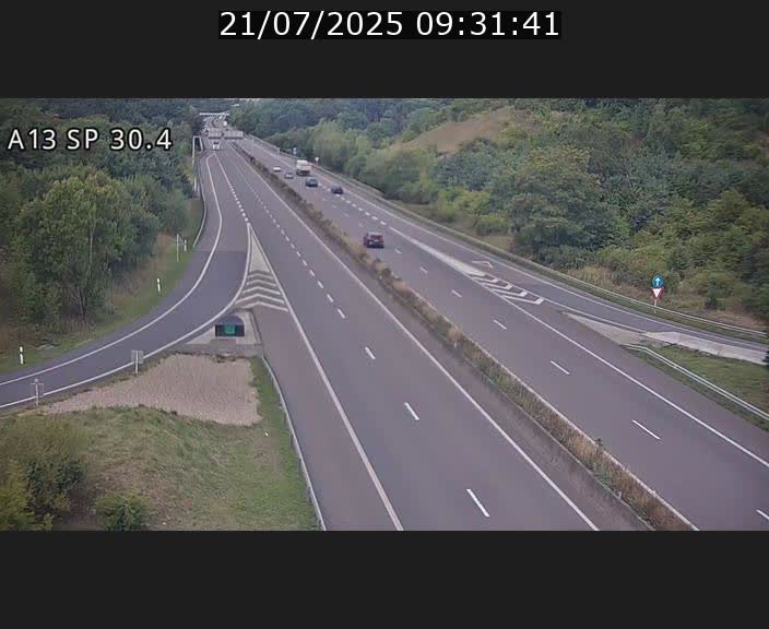 Traffic live webcam Luxembourg Altwies - A13 direction Luxembourg-ville - BK 30.4