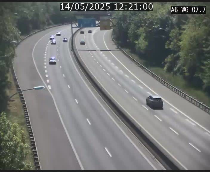 Traffic live webcam Luxembourg - Bridel - A6 - BK 7.7 - direction Belgique