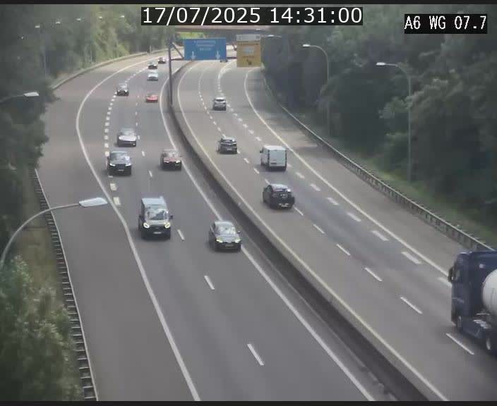 Traffic live webcam Luxembourg - Bridel - A6 - BK 7.7 - direction Belgique