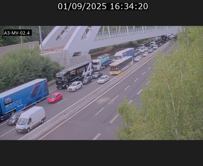 Webcam autoroute de la France (A3) au Luxembourg à Fentange, à proximité de la Croix de Gasperich. Vue orientée vers la Cloche d'Or