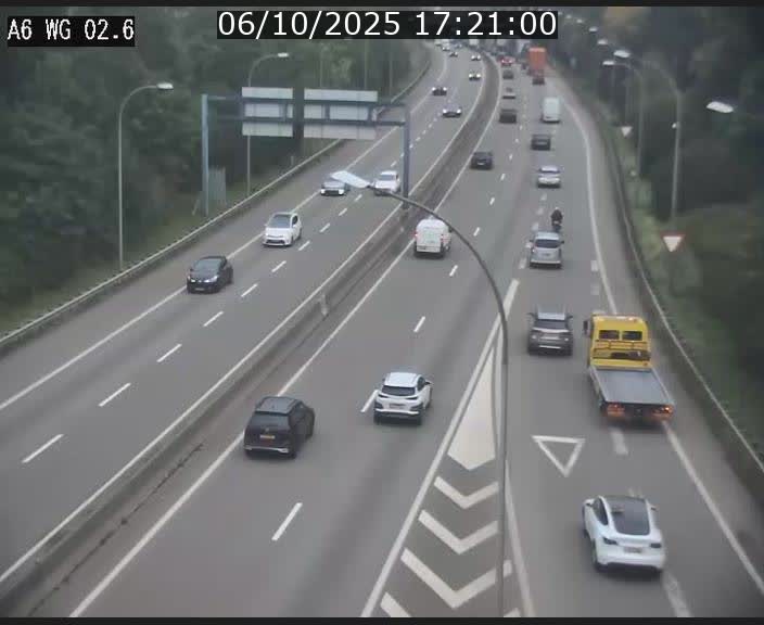 Traffic live webcam Luxembourg Croix de Cessange - A6 - BK 2.6 - direction France/Allemagne