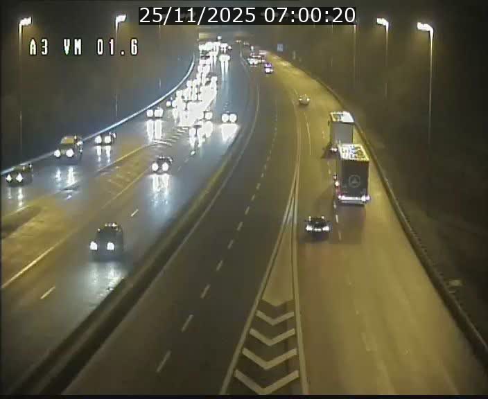 Traffic live webcam Luxembourg - Croix de Gasperich - A3 - BK 1.6 - direction France/Aire de Berchem