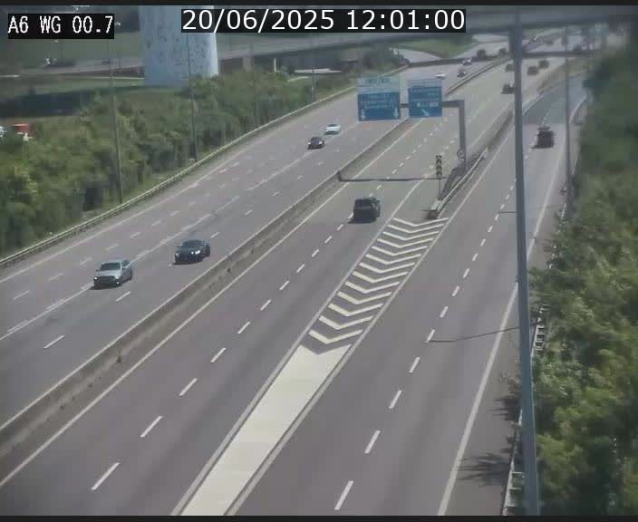 Traffic live webcam Luxembourg Croix de Cessange - A6 - BK 0.7 - direction A3 France