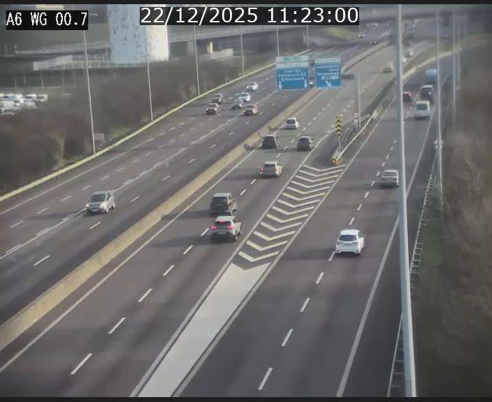 Traffic live webcam Luxembourg Croix de Cessange - A6 - BK 0.7 - direction A3 France