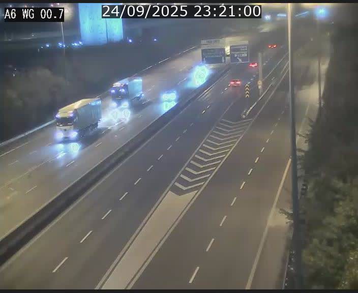 Traffic live webcam Luxembourg Croix de Cessange - A6 - BK 0.7 - direction A3 France