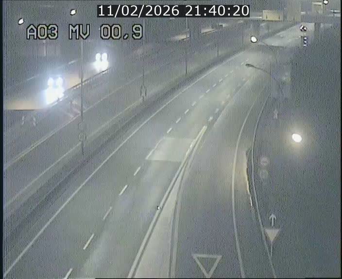 Traffic live webcam Luxembourg Croix de Gasperich - A3 - BK 0.4 - direction Luxembourg