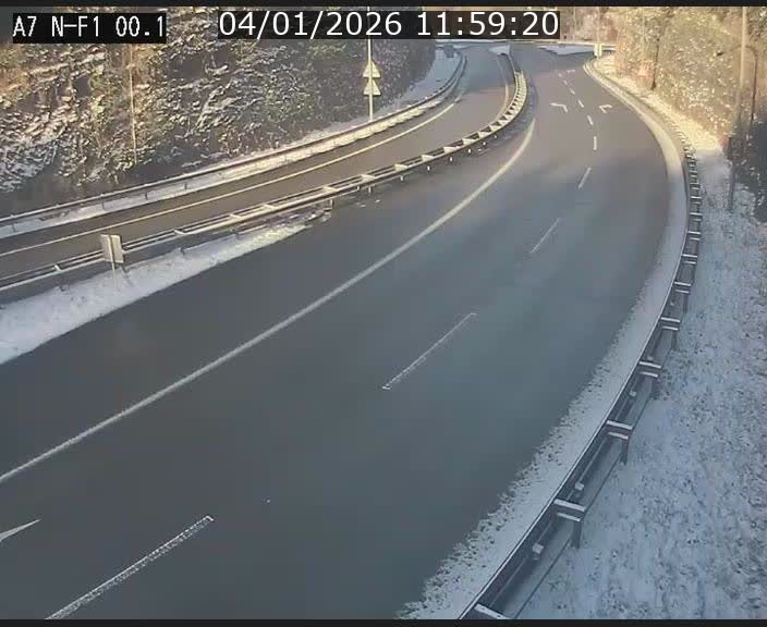Webcam autoroute Luxembourg A7 située dans la sortie 1 Waldhof, vers la N11, avant le Tunnel Stafelter