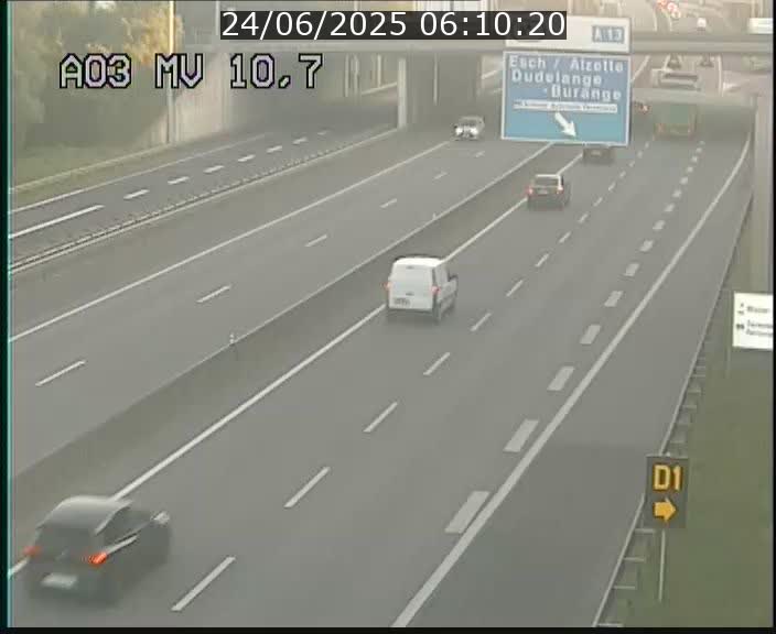 Traffic live webcam Luxembourg Croix de Bettembourg - A3 - BK 10.7 - direction France