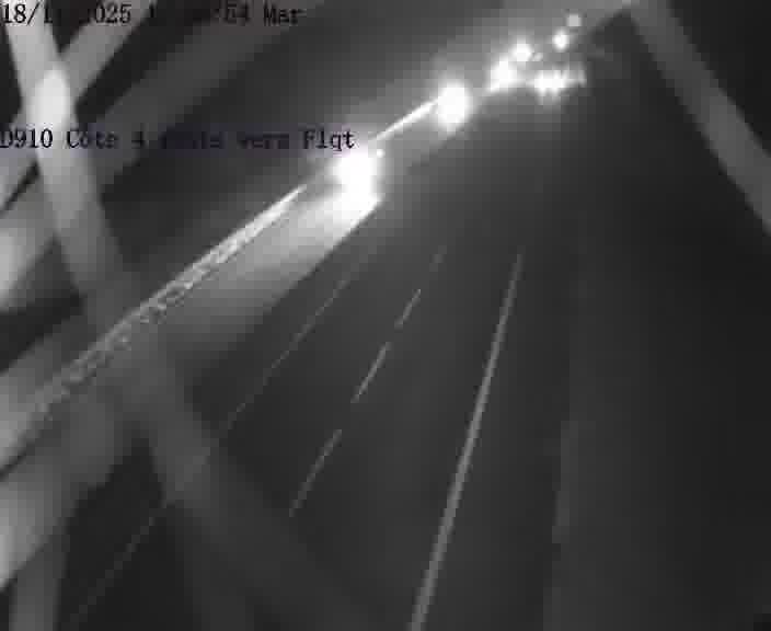 Webcam sur la D910 située dans la Côte des 4 vents. Vue orientée vers le haut de la côte, vers Faulquemont