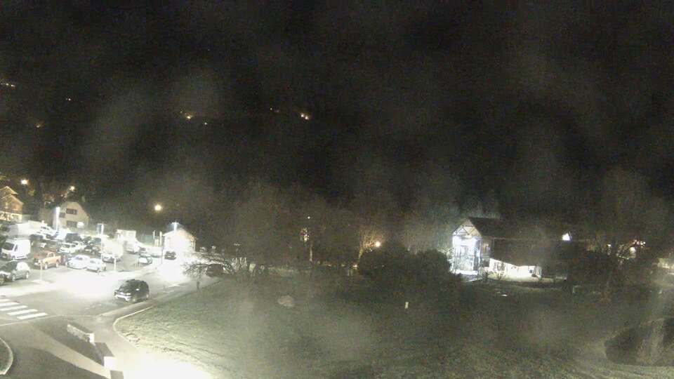 Webcam au niveau de la mairie du village du Bourg d'Oisans, aux pieds de l'Alpe d'Huez et aux portes du parc des Écrins