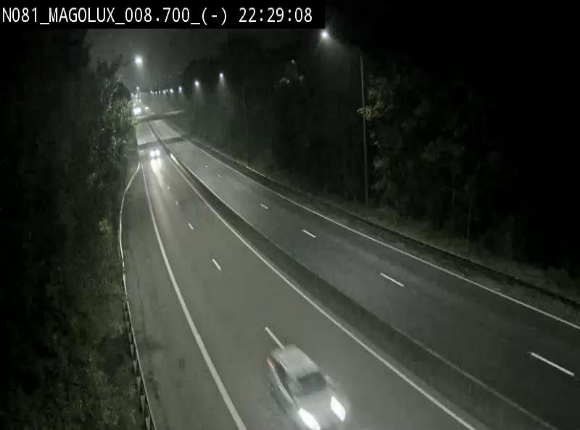 Webcam sur la N81 (E411) à hauteur de la jonction avec la N883. Vue orientée vers Arlon