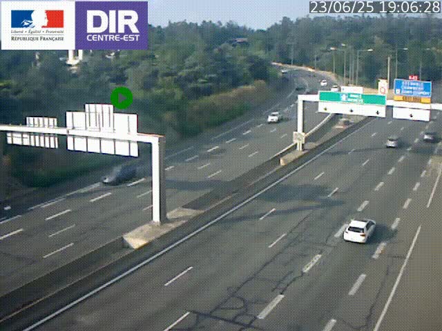 Caméra de circulation routière sur le boulevard périphérique Laurent Bonnevay de Lyon (D383) à hauteur de Bron, avant la jonction avec l'A43. Vue orientée vers l'échangeur