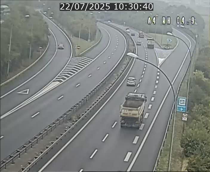 Traffic live webcam Luxembourg Leudelange - A4 - BK 4.9 - direction Luxembourg