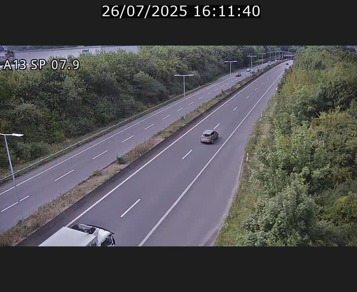 Traffic live webcam Luxembourg Jonction Lankelz - A13 direction Pétange - BK 7.9
