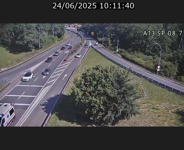 Traffic live webcam Luxembourg Jonction Lankelz - A13 direction Pétange - BK 8.7 