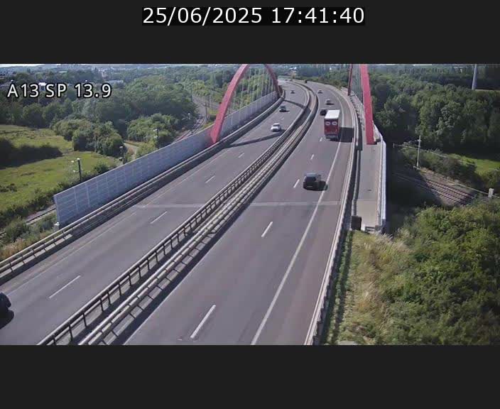 Traffic live webcam Luxembourg Kayl - A13 direction Esch-sur-Alzette/Luxembourg-ville - BK 13.9